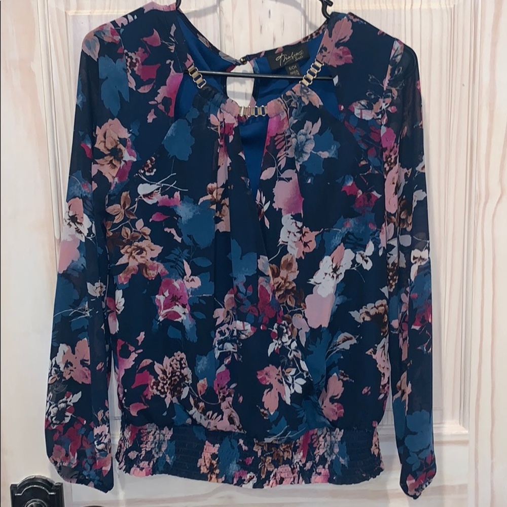 Floral blouse size small